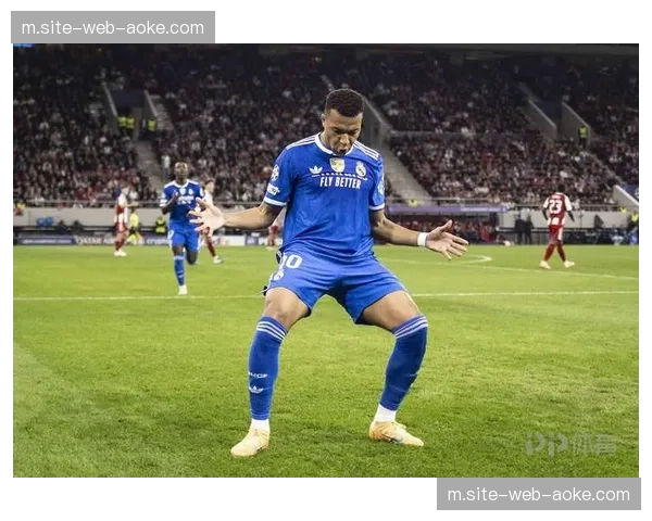 姆巴佩对阵奥林匹亚科斯独中四元,七场十三球领跑欧冠射手榜 姆巴佩对阵奥林匹亚科斯独中四元,七场十三球领跑欧冠射手榜